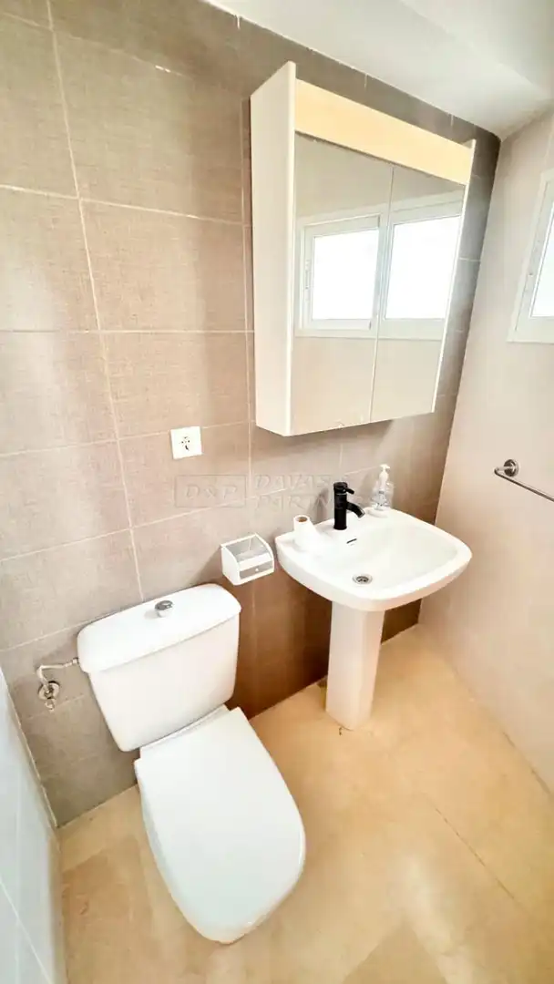 Baño de Local de alquiler en Orihuela con Aire acondicionado