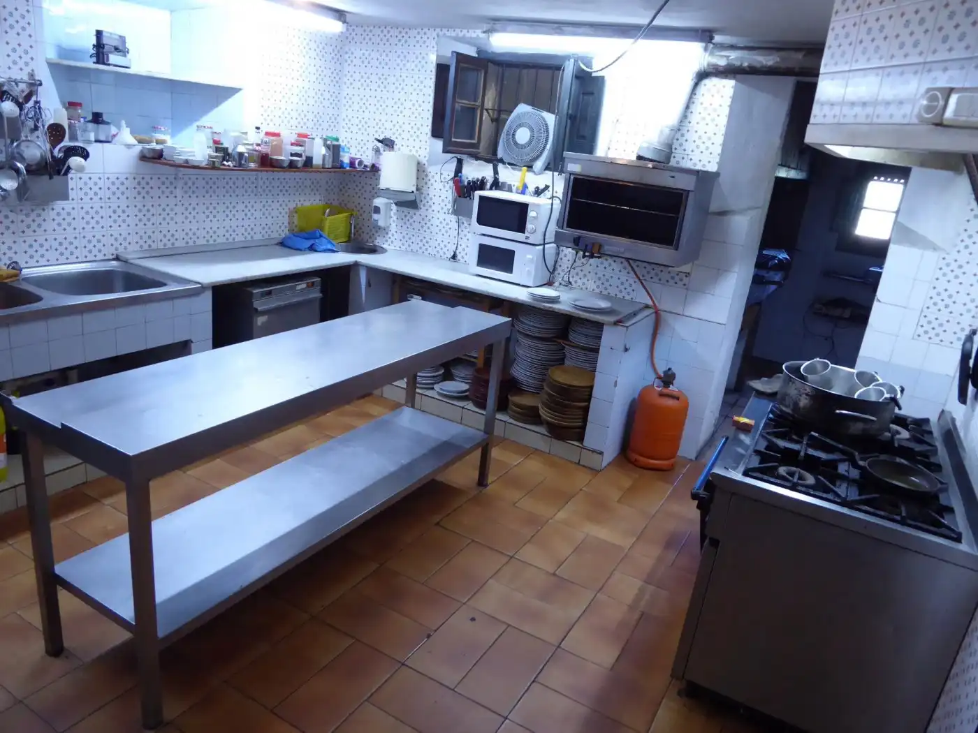 Cocina de Finca rústica en venta en Sant Martí de Tous con Aire acondicionado, Calefacción y Jardín privado
