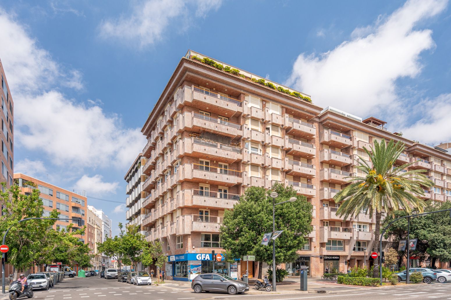 Exterior view of Flat for sale in  Valencia Capital  with Air Conditioner, Parquet flooring and Storage room