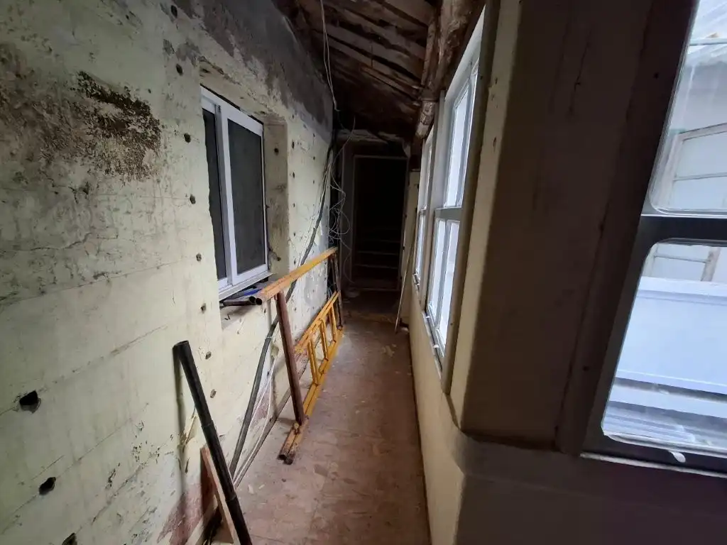 Einfamilien-Reihenhaus zum Verkauf in Viveiro mit Terrasse, Abstellraum und Möbliert