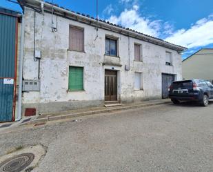 Vista exterior de Casa o xalet en venda en Cubillas de Rueda amb Calefacció i Jardí privat