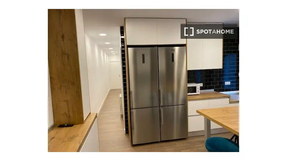 Kitchen of Flat for share in Madrid  with Air Conditioner, Terrace and Furnished
