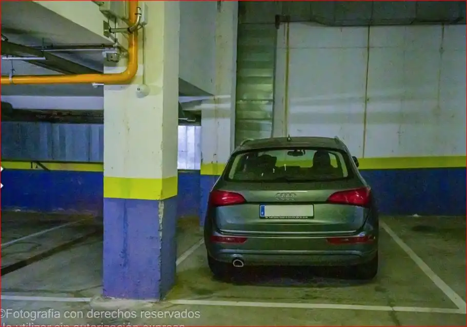 Parkplatz von Wohnung zum Verkauf in Manilva mit Klimaanlage, Heizung und Privatgarten