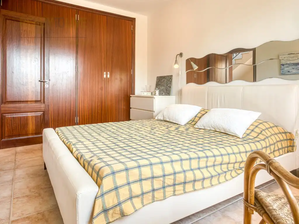 Schlafzimmer von Einfamilien-Reihenhaus zum Verkauf in Alcúdia mit Klimaanlage, Privatgarten und Terrasse
