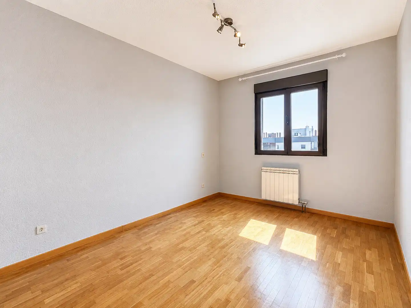 Bedroom of Flat for sale in Coslada  with Air Conditioner and Heating