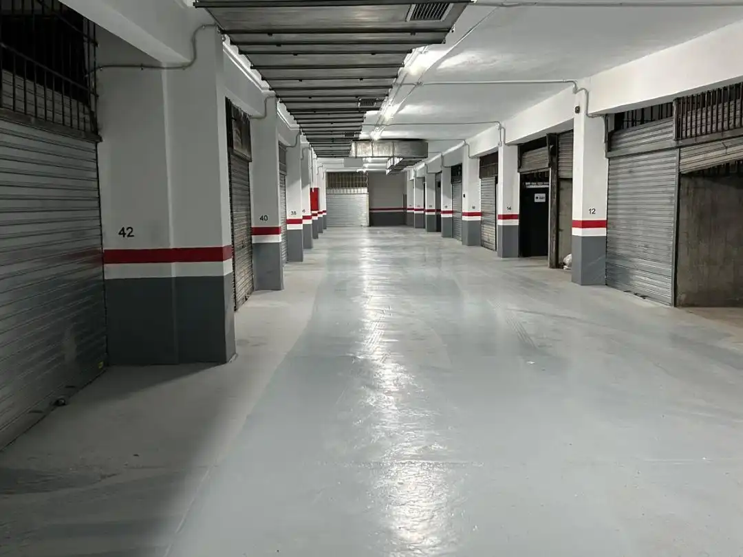 Aparcament de Pis en venda en Bilbao  amb Terrassa i Balcó