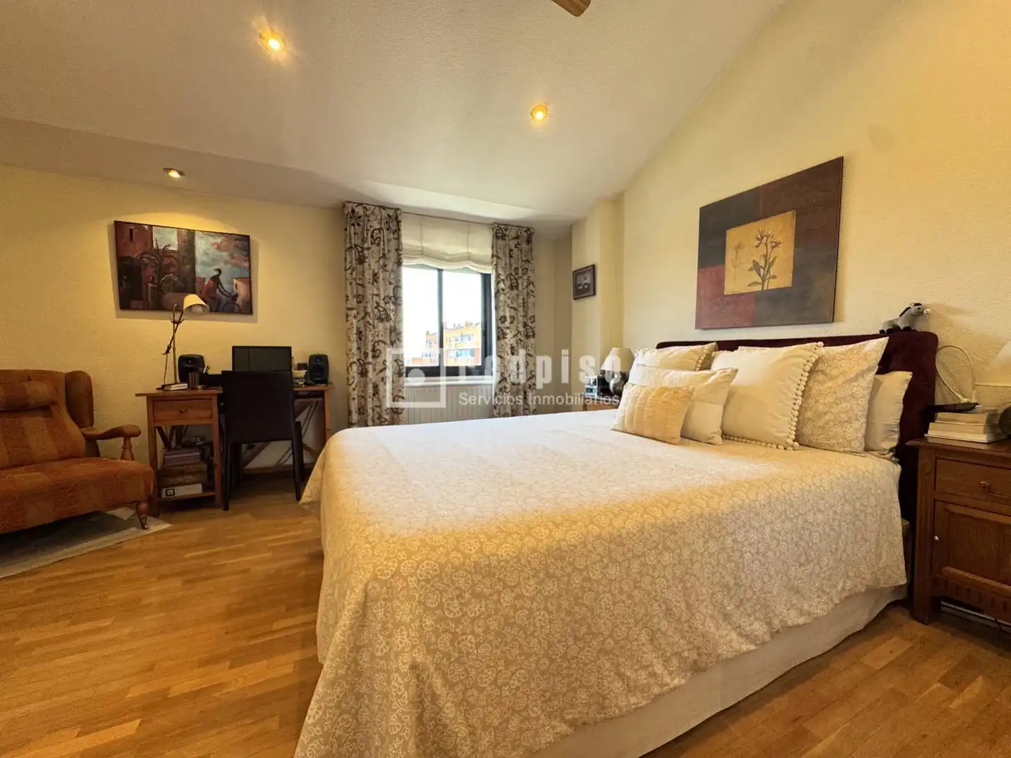 Habitación de Dúplex en venta en Fuenlabrada con Calefacción, Jardín privado y Parquet