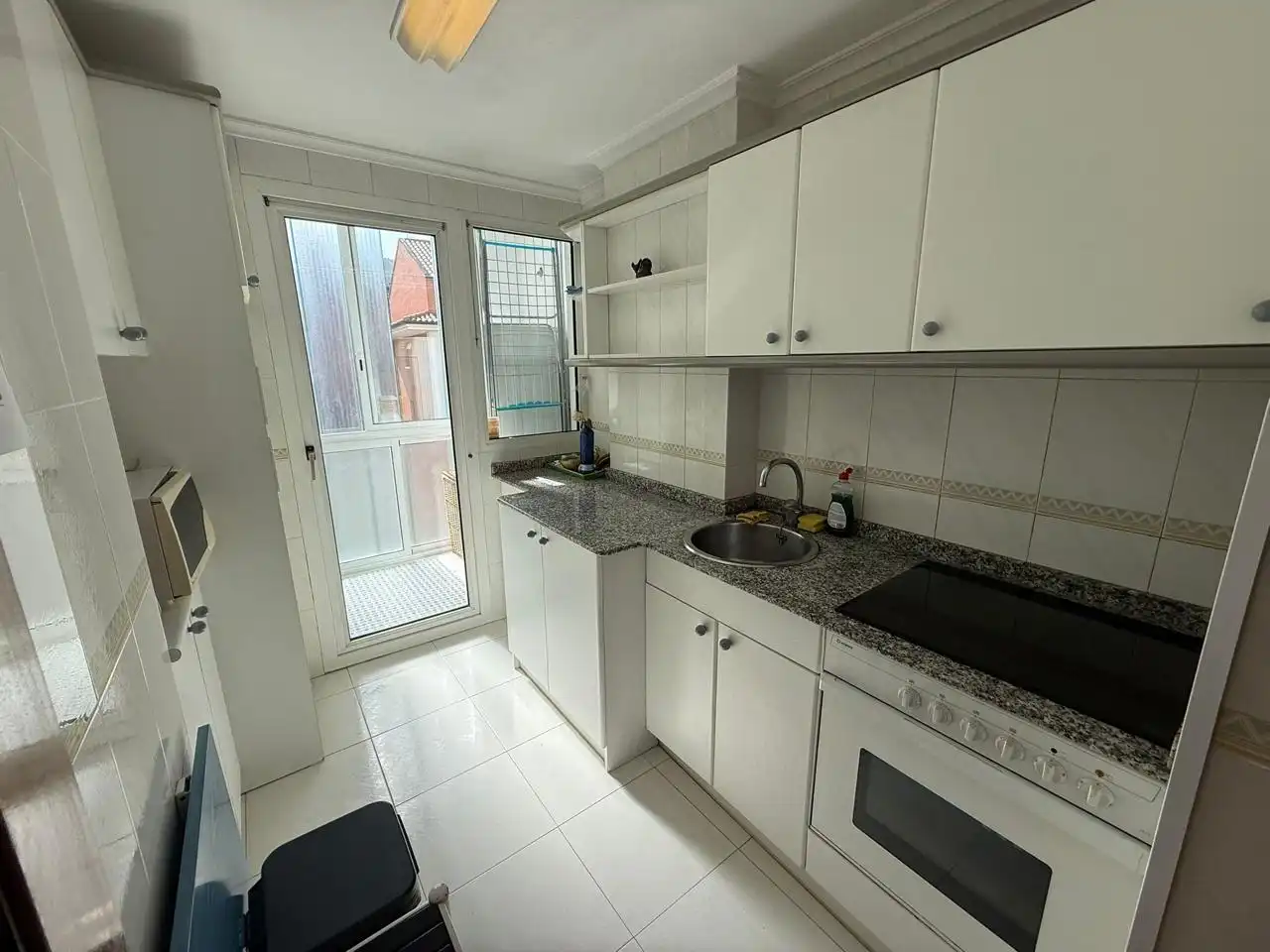 Cocina de Piso en venta en Castro-Urdiales con Calefacción, Parquet y Piscina comunitaria