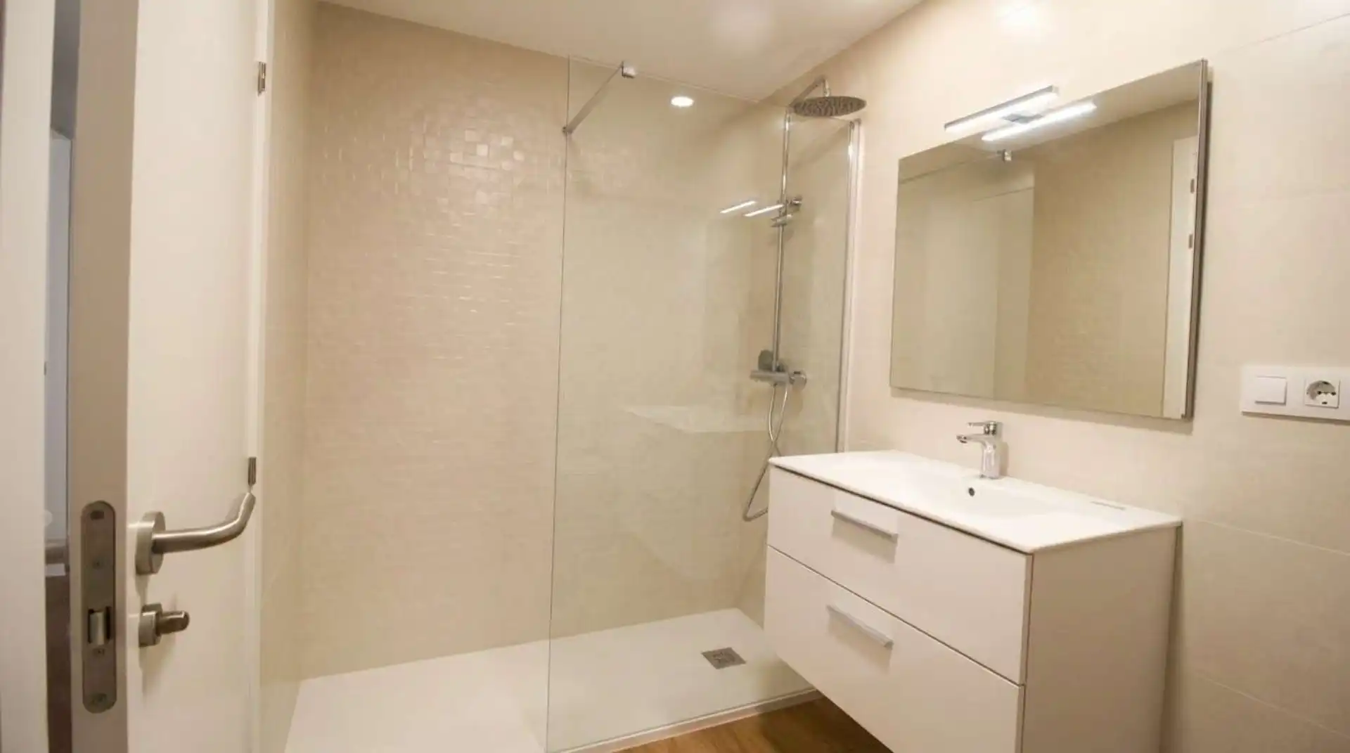 Bathroom of Flat for sale in Oleiros  with Heating, Parquet flooring and Terrace