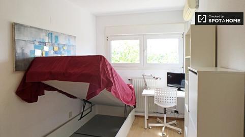 Photo 3 of Flat to share in Media Legua, Madrid