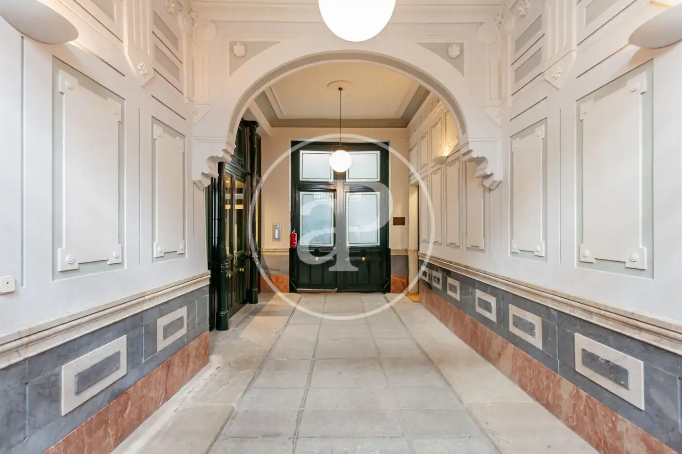 Flat for sale in Madrid  with Air Conditioner, Heating and Furnished