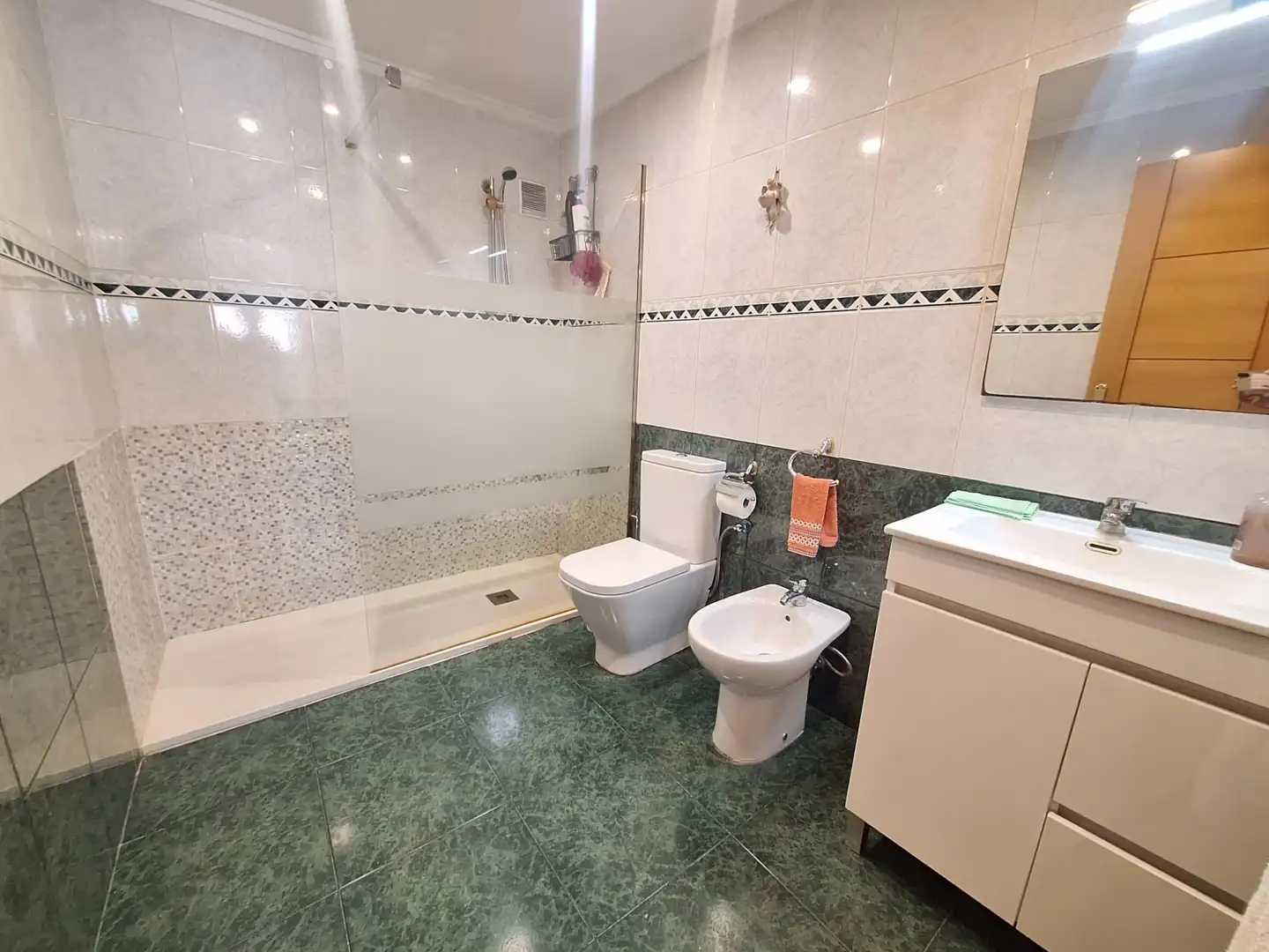 Bathroom of Flat for sale in Parc Central 