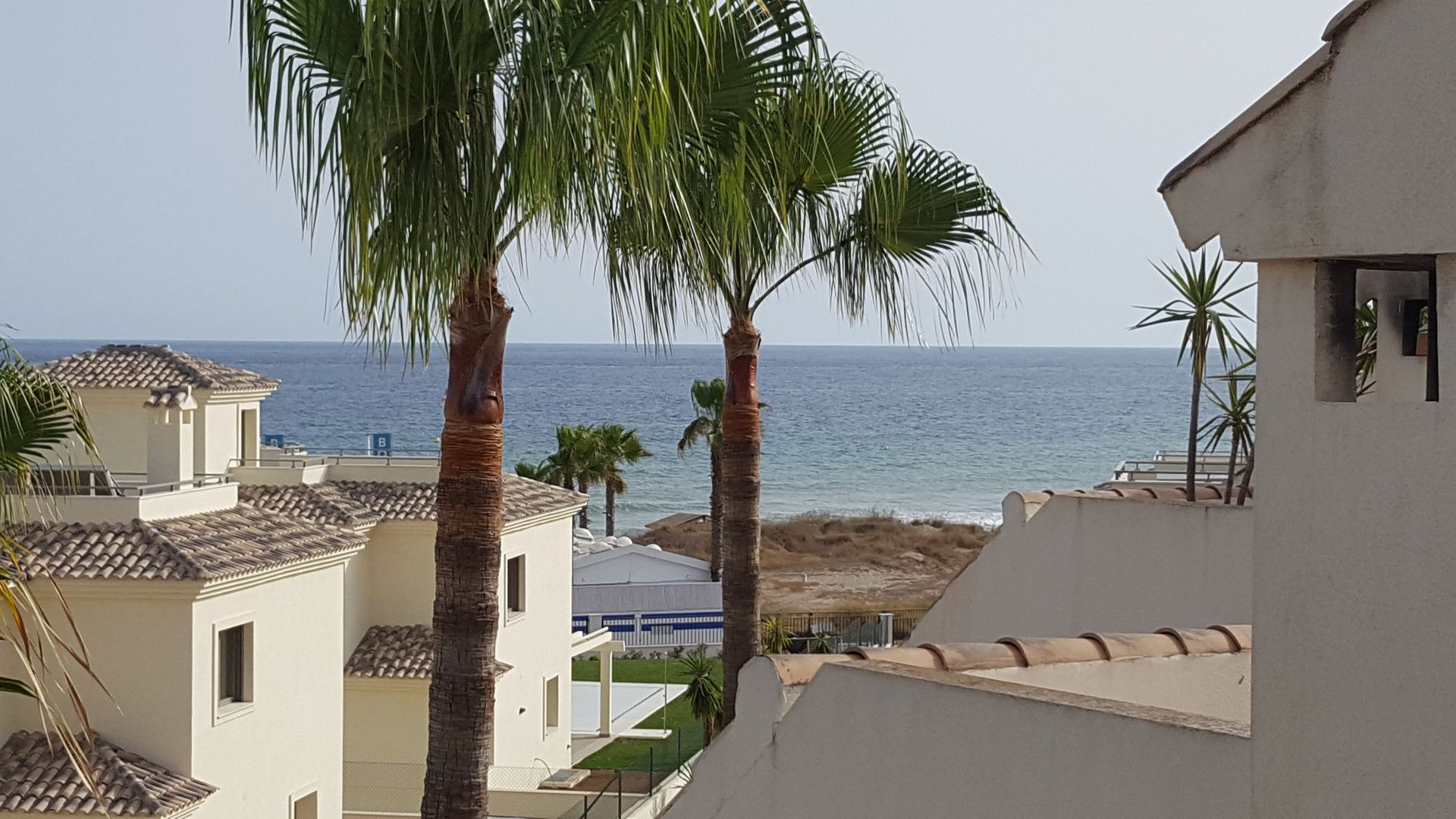 Exterior view of Single-family semi-detached to rent in Marbella  with Air Conditioner, Terrace and Swimming Pool