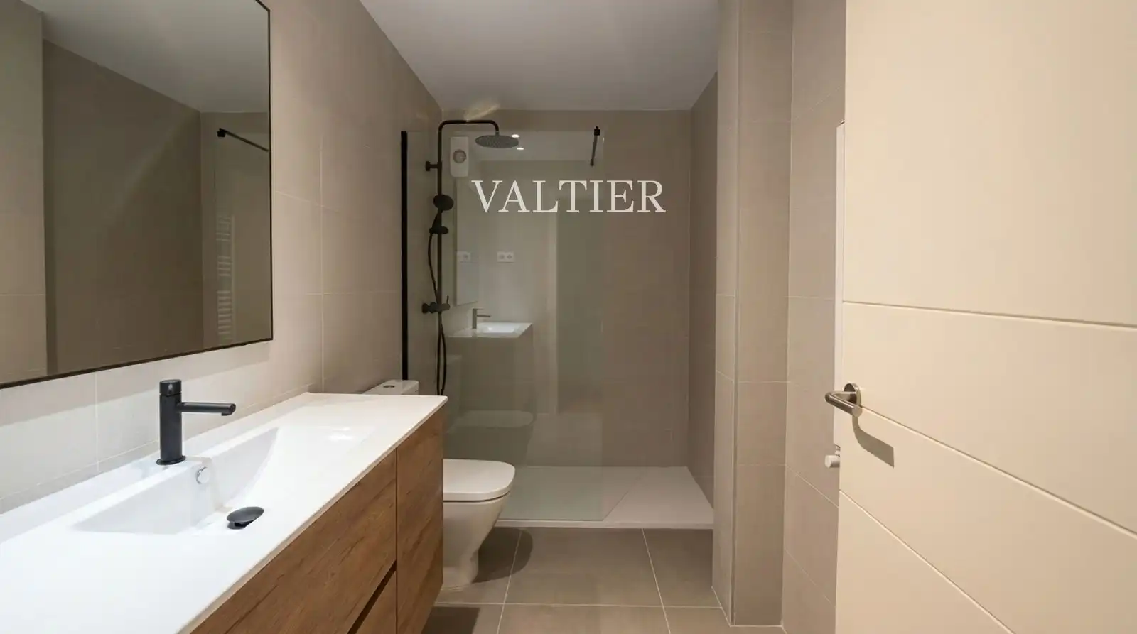 Baño de Ático de alquiler en Madrid con Aire acondicionado, Calefacción y Terraza