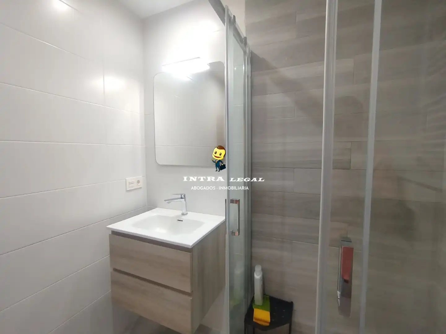 Baño de Piso para compartir en Salamanca con Calefacción, Terraza y Amueblado