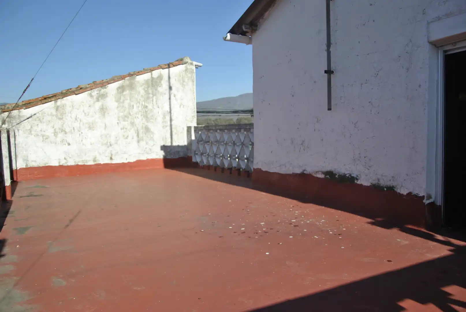 Terrasse von Einfamilien-Reihenhaus zum Verkauf in Tejeda de Tiétar mit Heizung, Terrasse und Möbliert