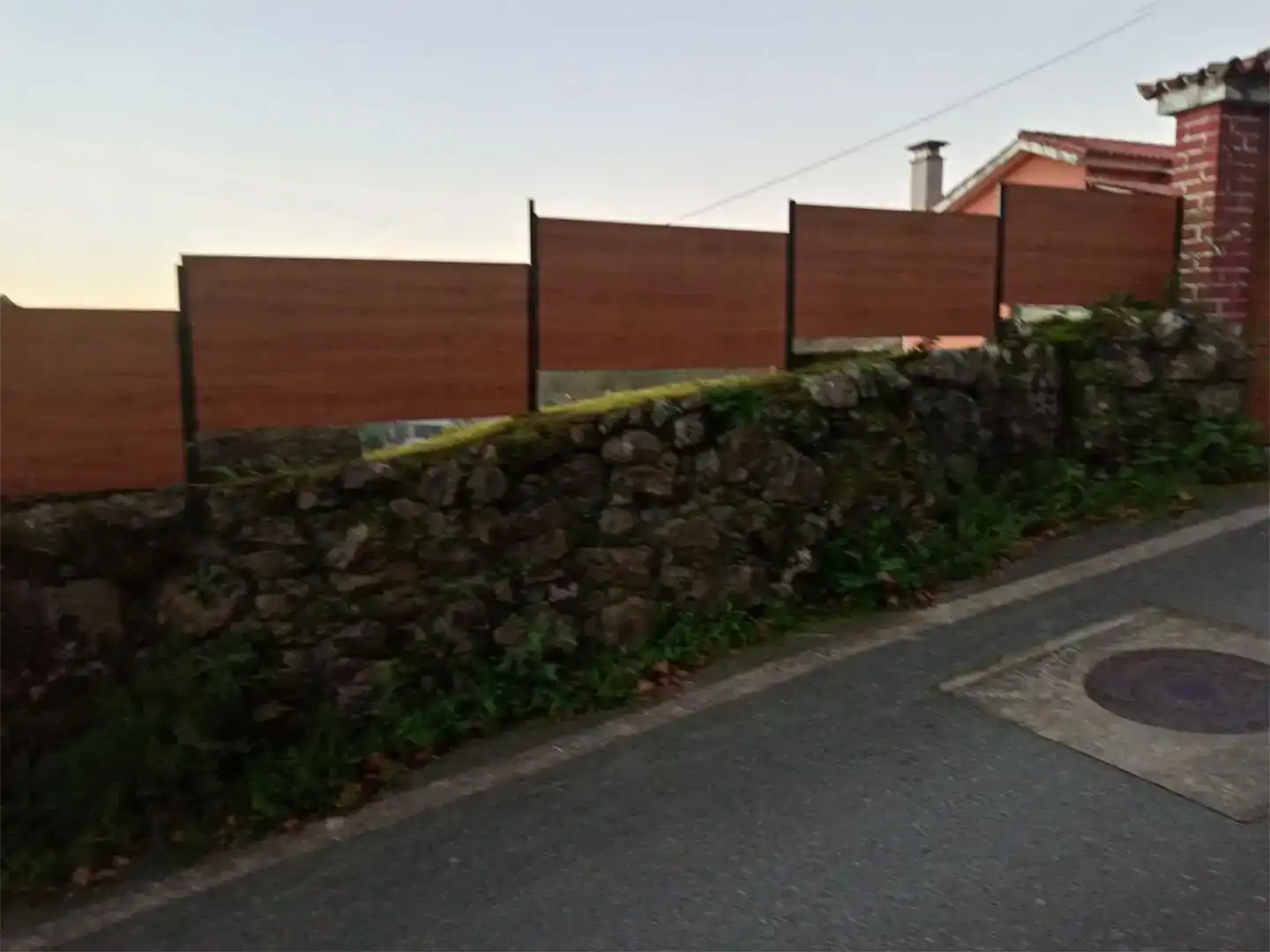 Vista exterior de Casa o xalet en venda en Pontevedra Capital  amb Jardí privat, Parquet i Traster