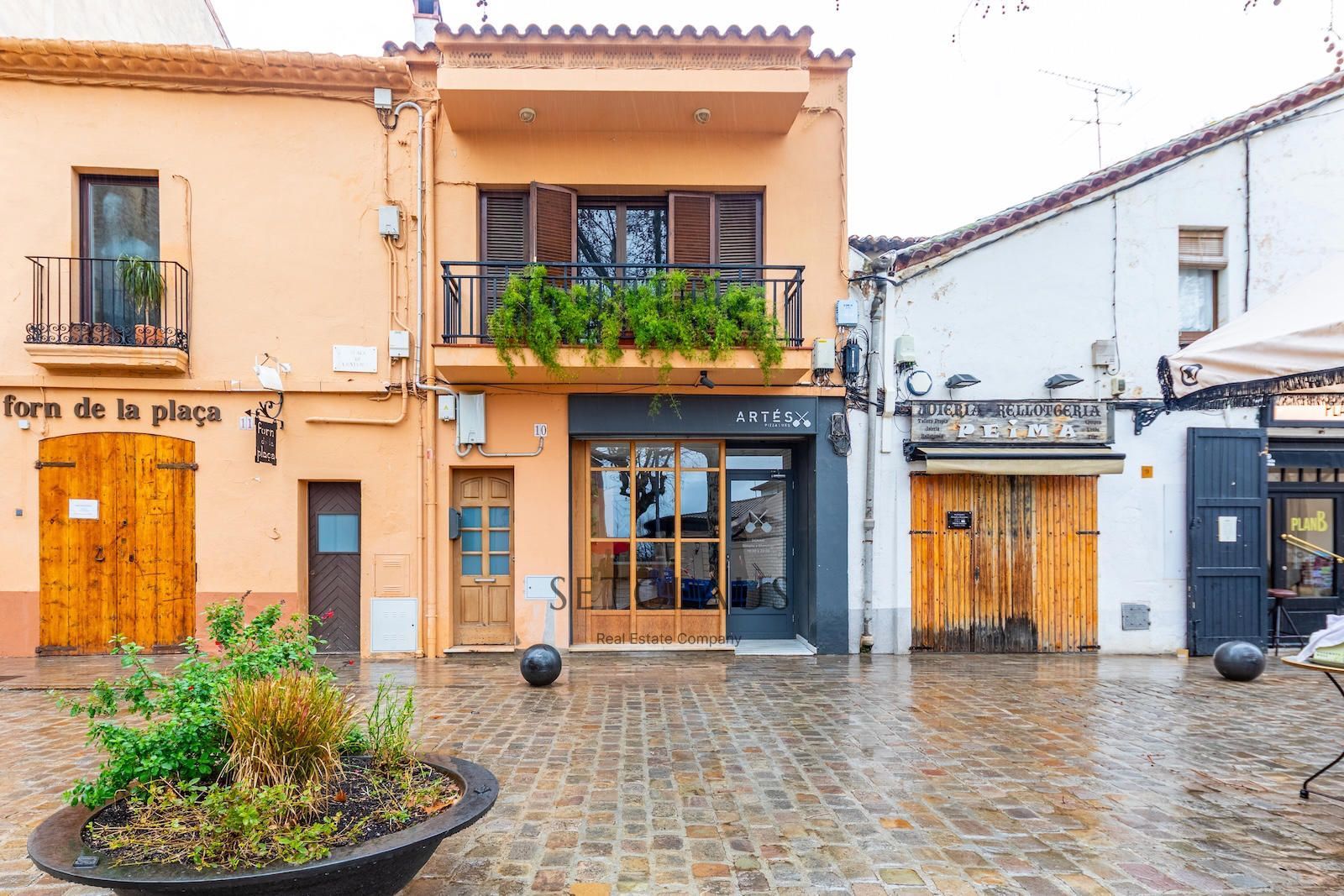 Vista exterior de Pis en venda en Alella amb Calefacció i Terrassa