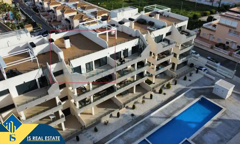 Apartamento con piscina en venta en Orihuela Costa, imagen 2