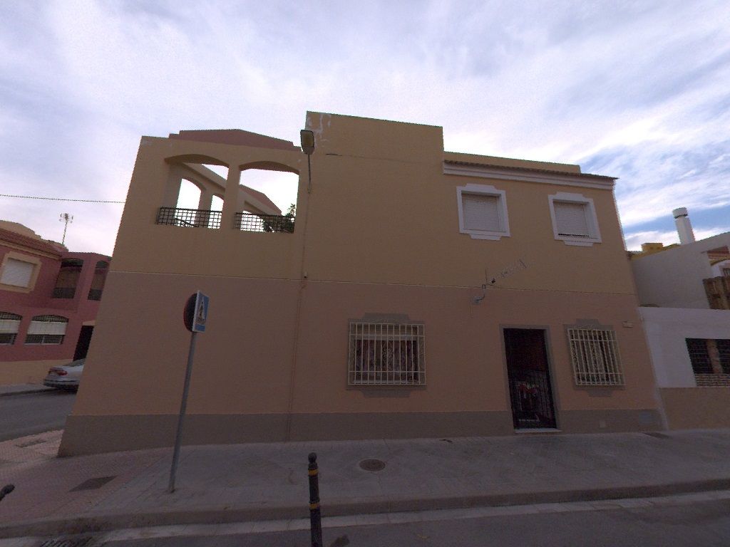 Vista exterior de Local en venda en  Almería Capital