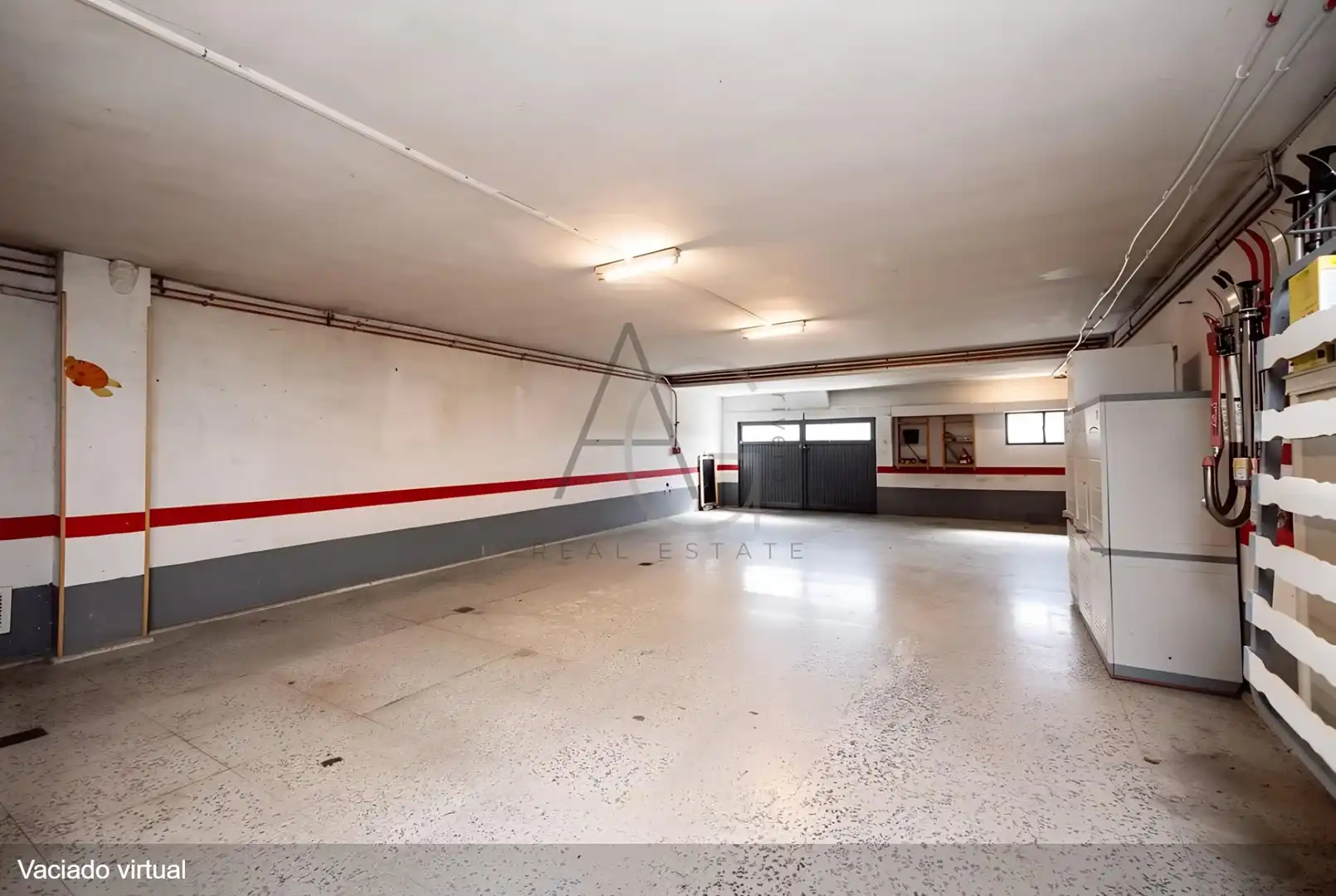 Aparcament de Casa adosada en venda en Torrelodones amb Calefacció i Alarma