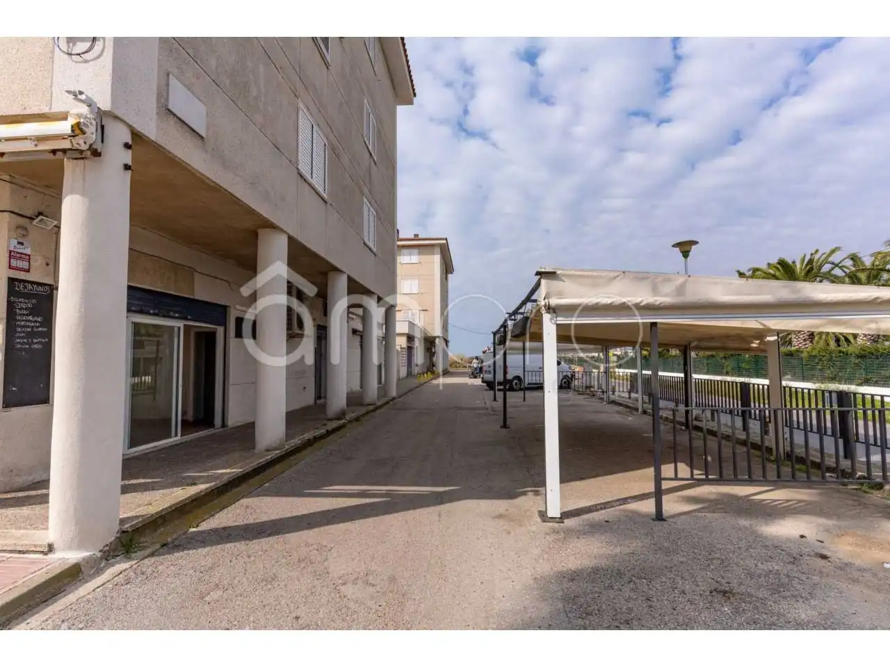 Aparcament de Local en venda en El Vendrell