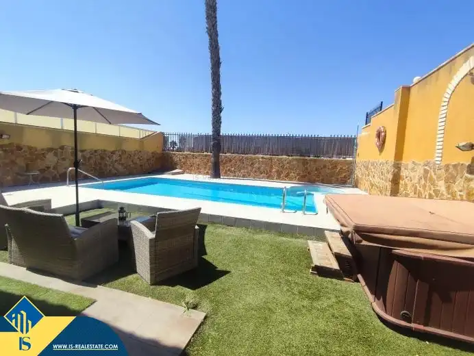 Villa mit Garten zum Verkauf in Nueva Torrevieja - Aguas Nuevas, imagen 3