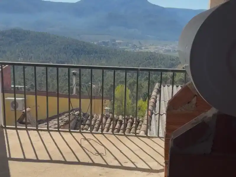 Terrassa de Casa adosada en venda en Segura de la Sierra amb Aire condicionat, Traster i Moblat