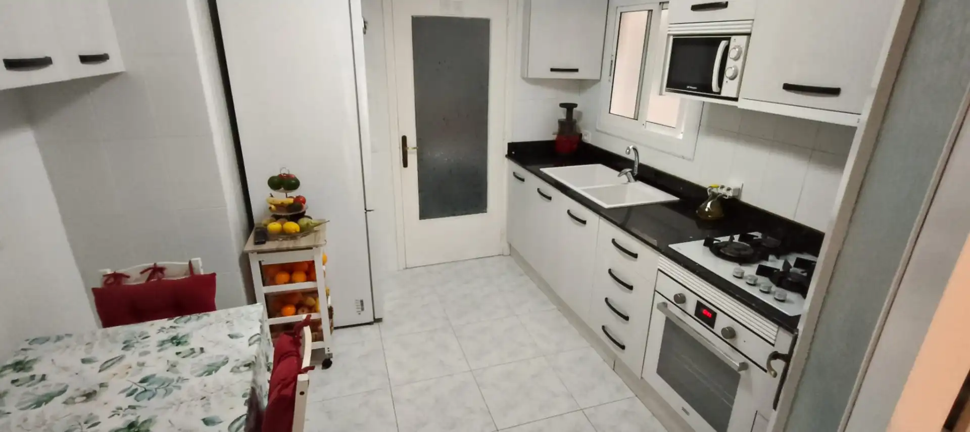 Küche von Wohnung zum Verkauf in Pineda de Mar mit Klimaanlage und Heizung