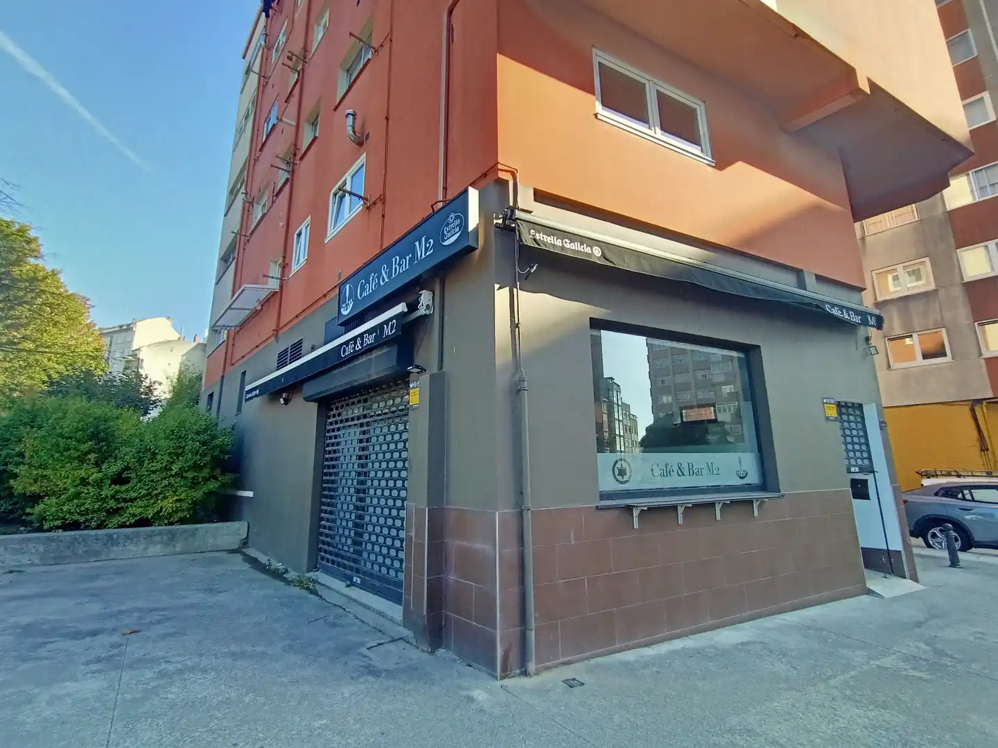 Vista exterior de Local de lloguer en A Coruña Capital  amb Terrassa i Moblat