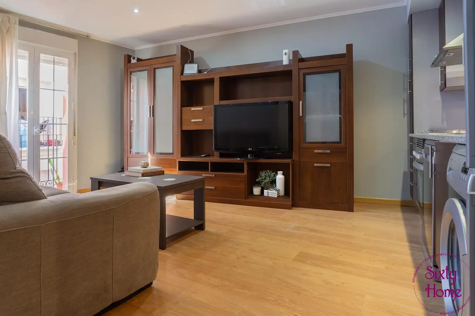 Living room of Flat for sale in Zaragoza  with Heating, Parquet flooring and Furnished