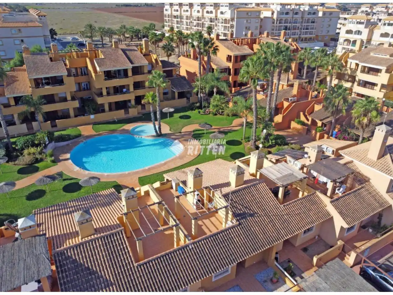 Vista exterior de Ático en venta en Cartagena con Terraza, Balcón y Piscina comunitaria