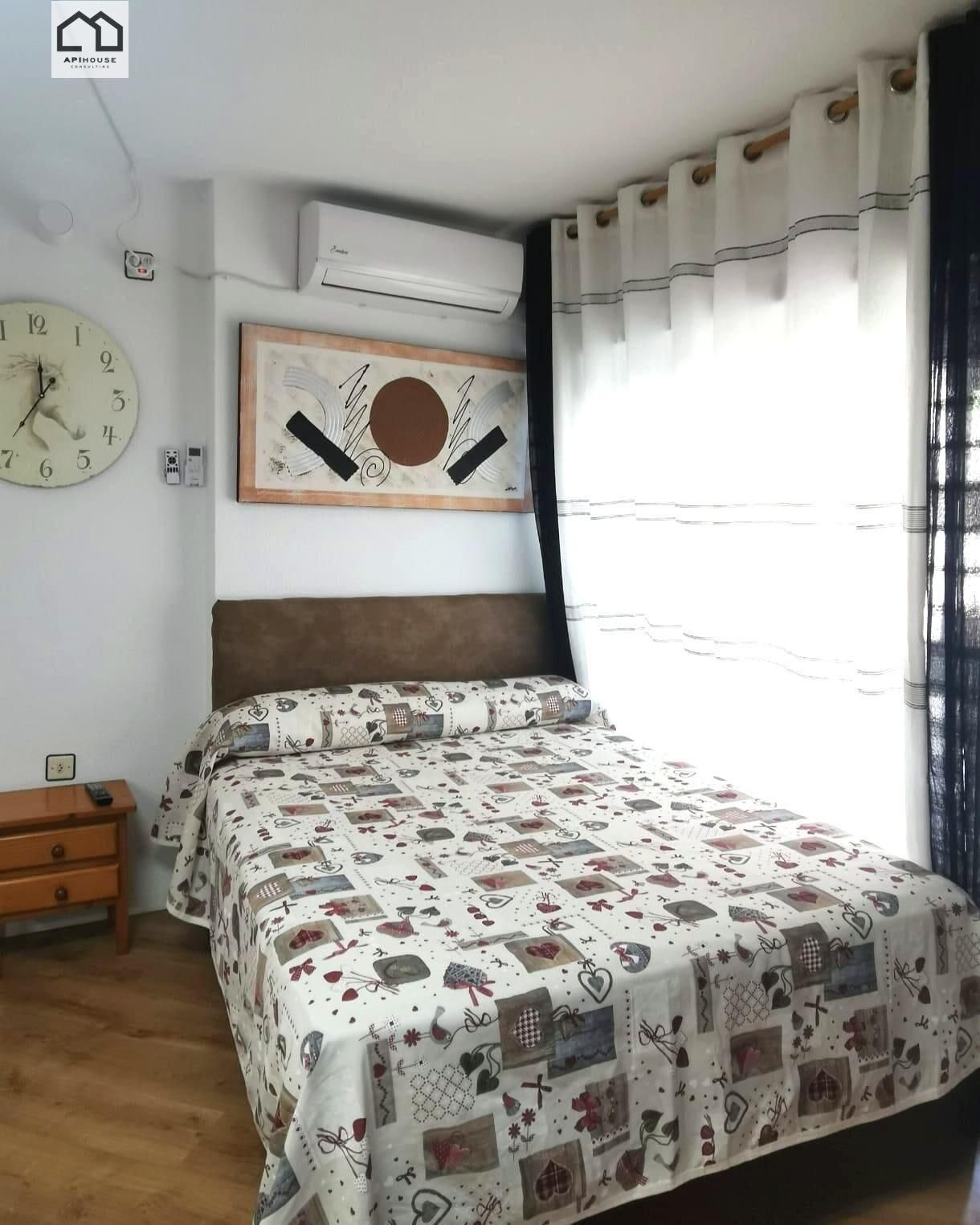 Dormitori de Apartament en venda en Torrevieja amb Aire condicionat, Balcó i Piscina comunitària