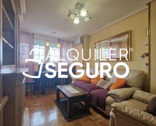 Living room of Flat to rent in  Madrid Capital  with Air Conditioner, Heating and Furnished