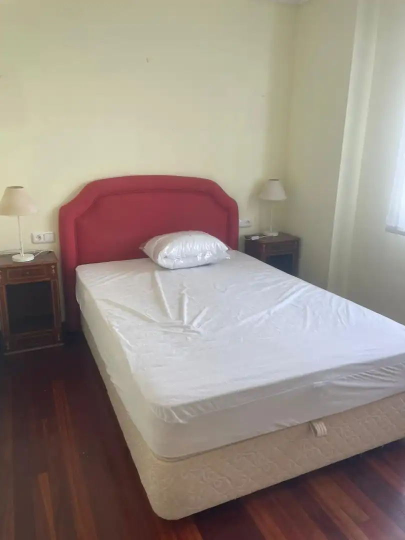 Habitación de Piso de alquiler en Santiago de Compostela  con Amueblado