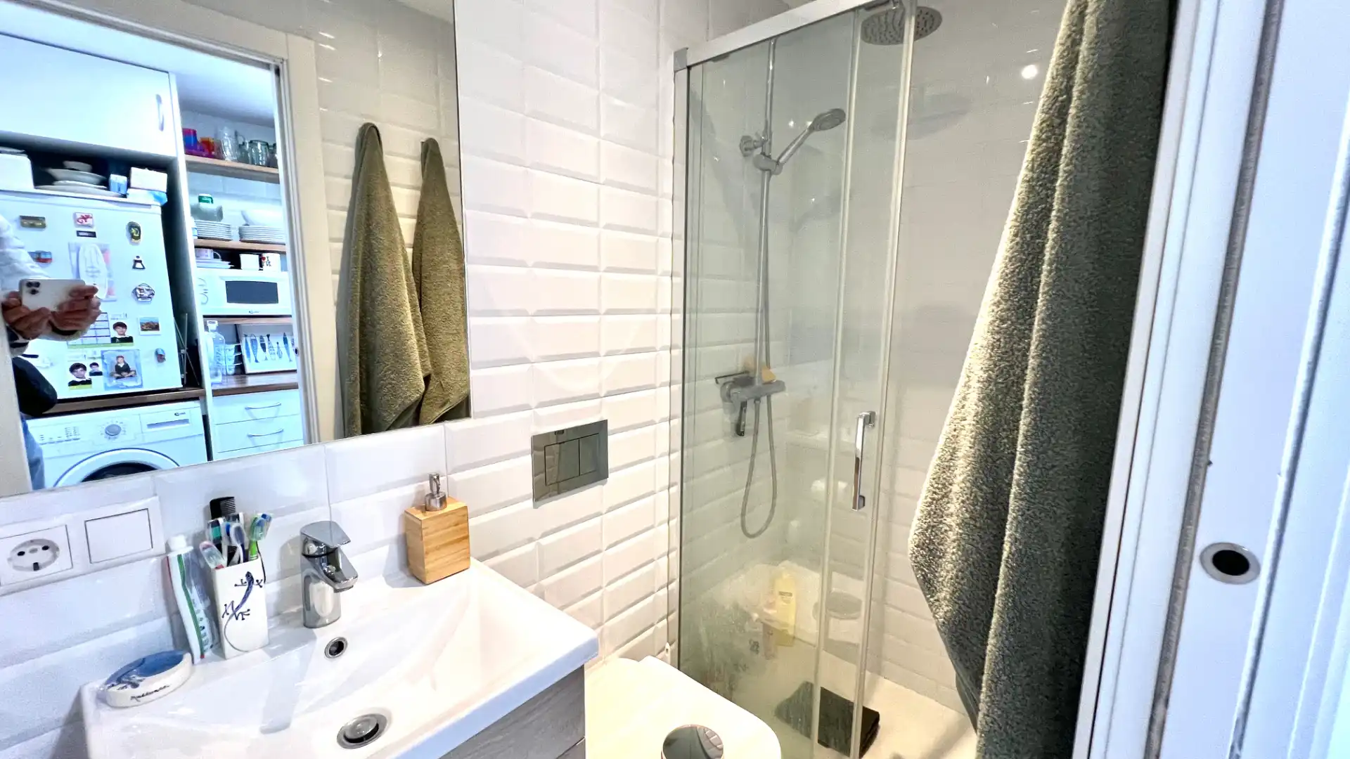 Bathroom of Apartments for sale in Calvià  with Air Conditioner, Terrace and Furnished