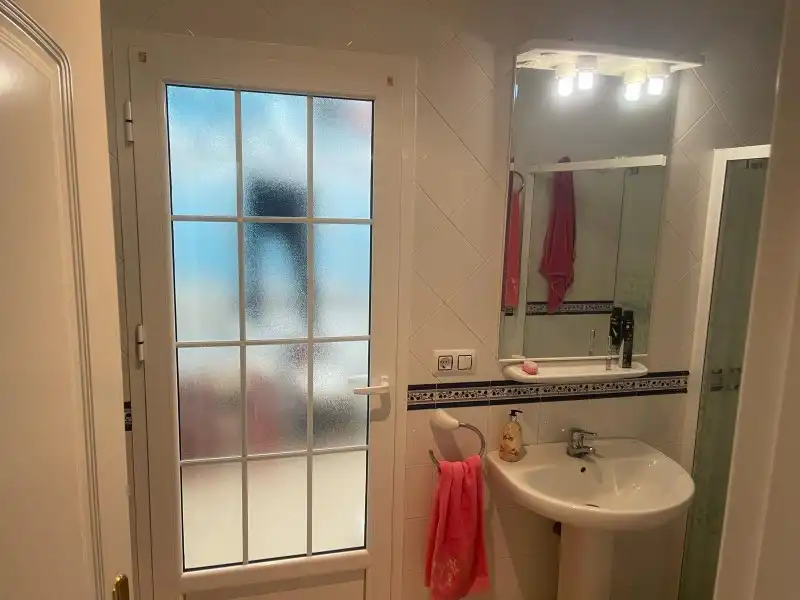 Bathroom of Houses for sale in Fuente de Cantos  with Air Conditioner, Heating and Terrace