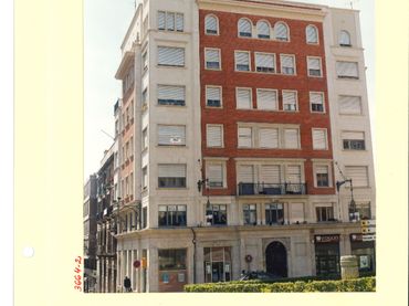 Local comercial de lloguer a Plaça General Prim 9