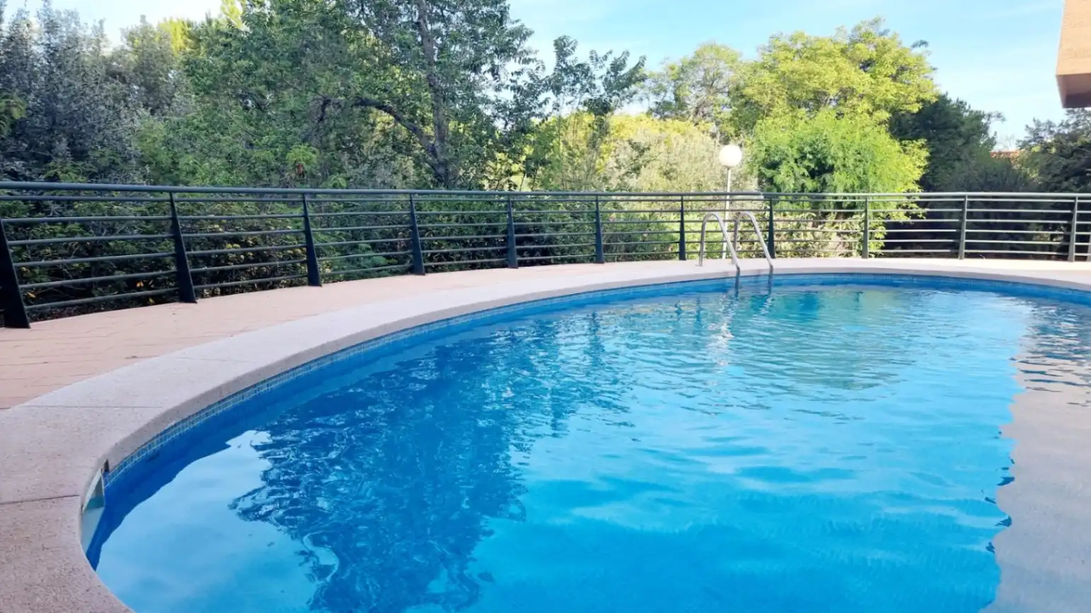 Piscina de Ático en venta en Benidorm con Aire acondicionado, Jardín privado y Terraza