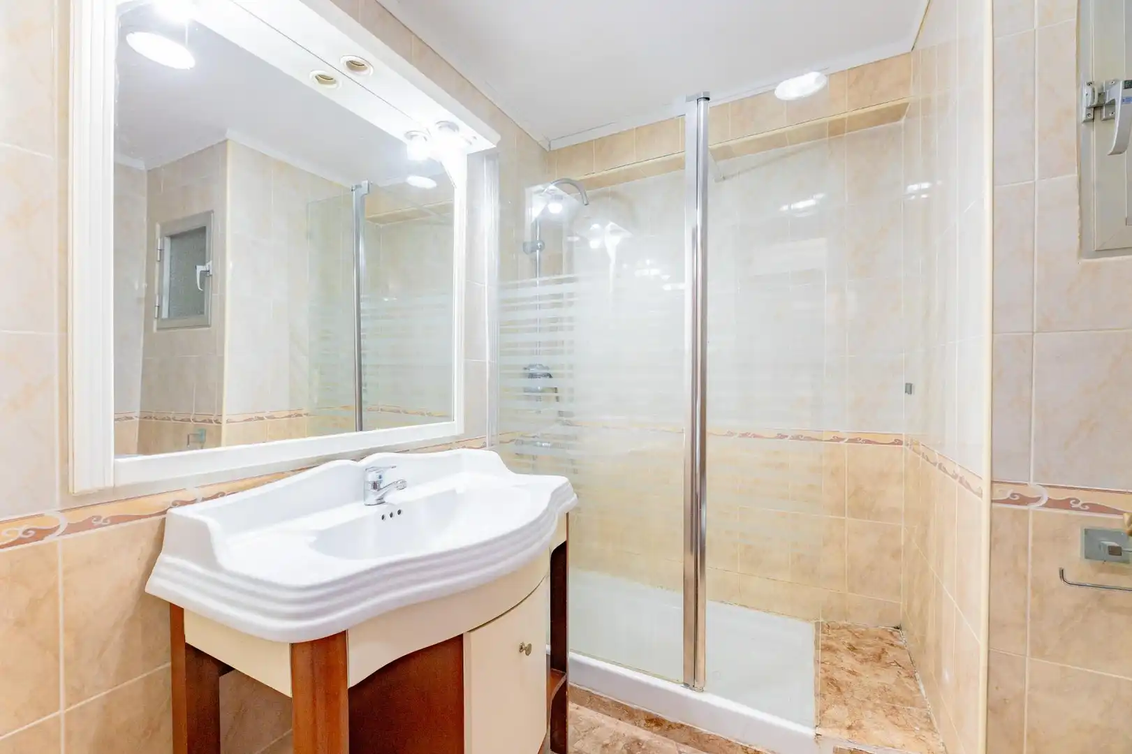 Bathroom of Flat for sale in Alboraya  with Air Conditioner and Alarm