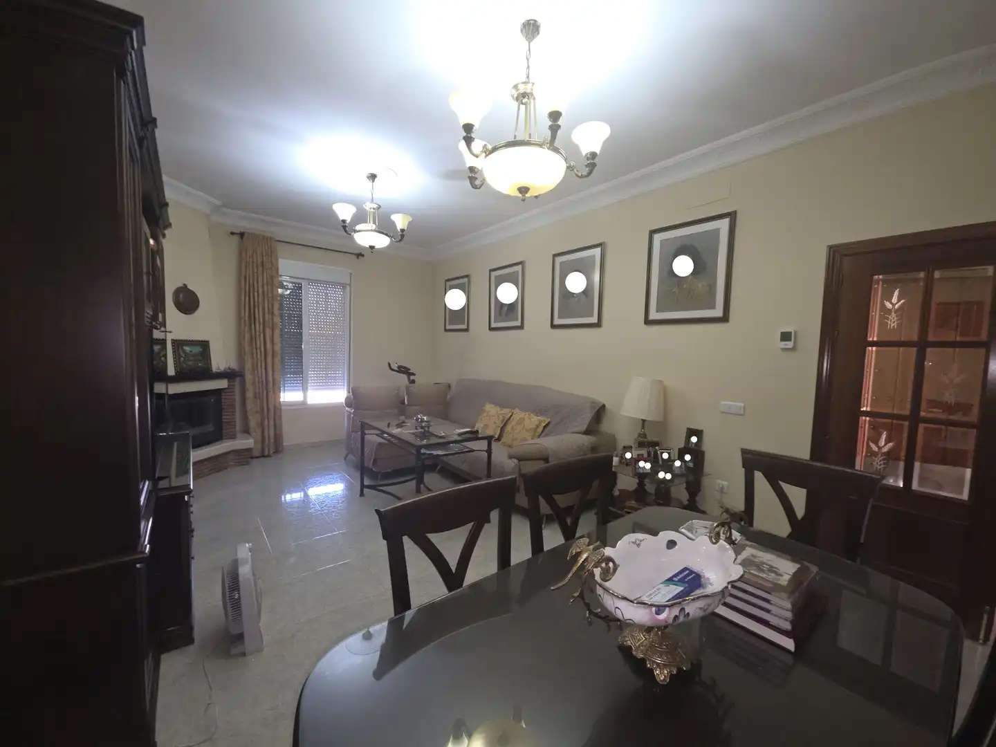 Sala de estar de Casa o chalet en venta en Alcalá de Guadaira con Aire acondicionado, Calefacción y Jardín privado
