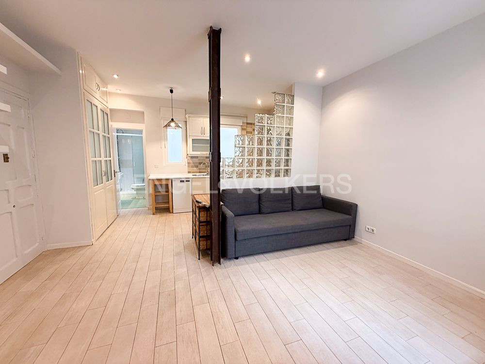 Living room of Apartment to rent in  Madrid Capital  with Air Conditioner, Heating and Furnished