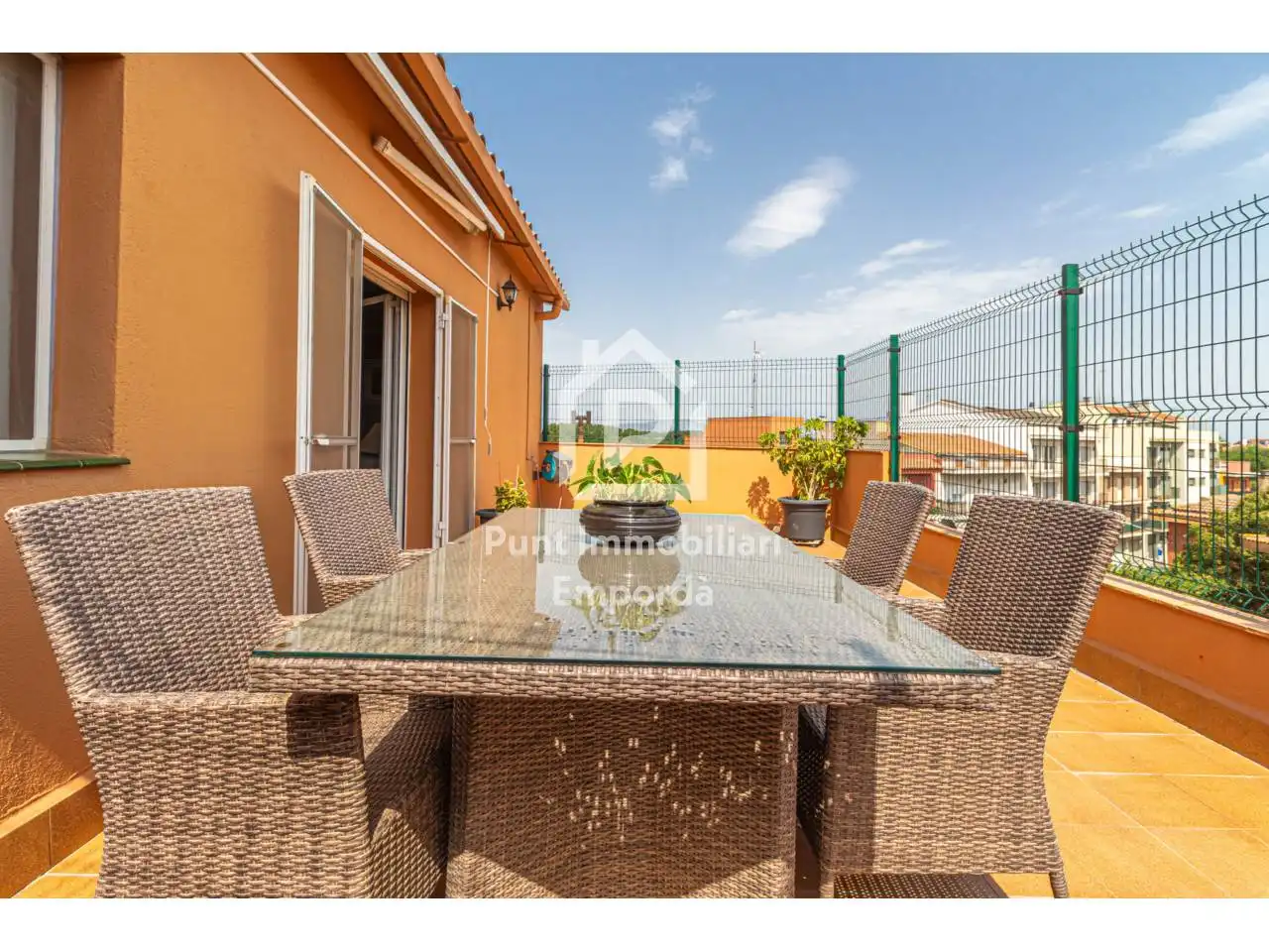 Terraza de Dúplex en venta en Figueres con Terraza