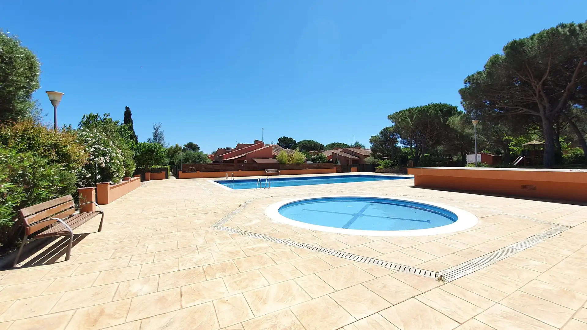 Piscina de Casa o xalet en venda en Torroella de Montgrí amb Jardí privat i Piscina comunitària