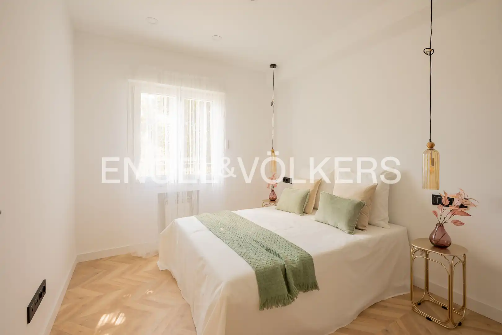 Bedroom of Flat for sale in Madrid  with Air Conditioner, Heating and Terrace
