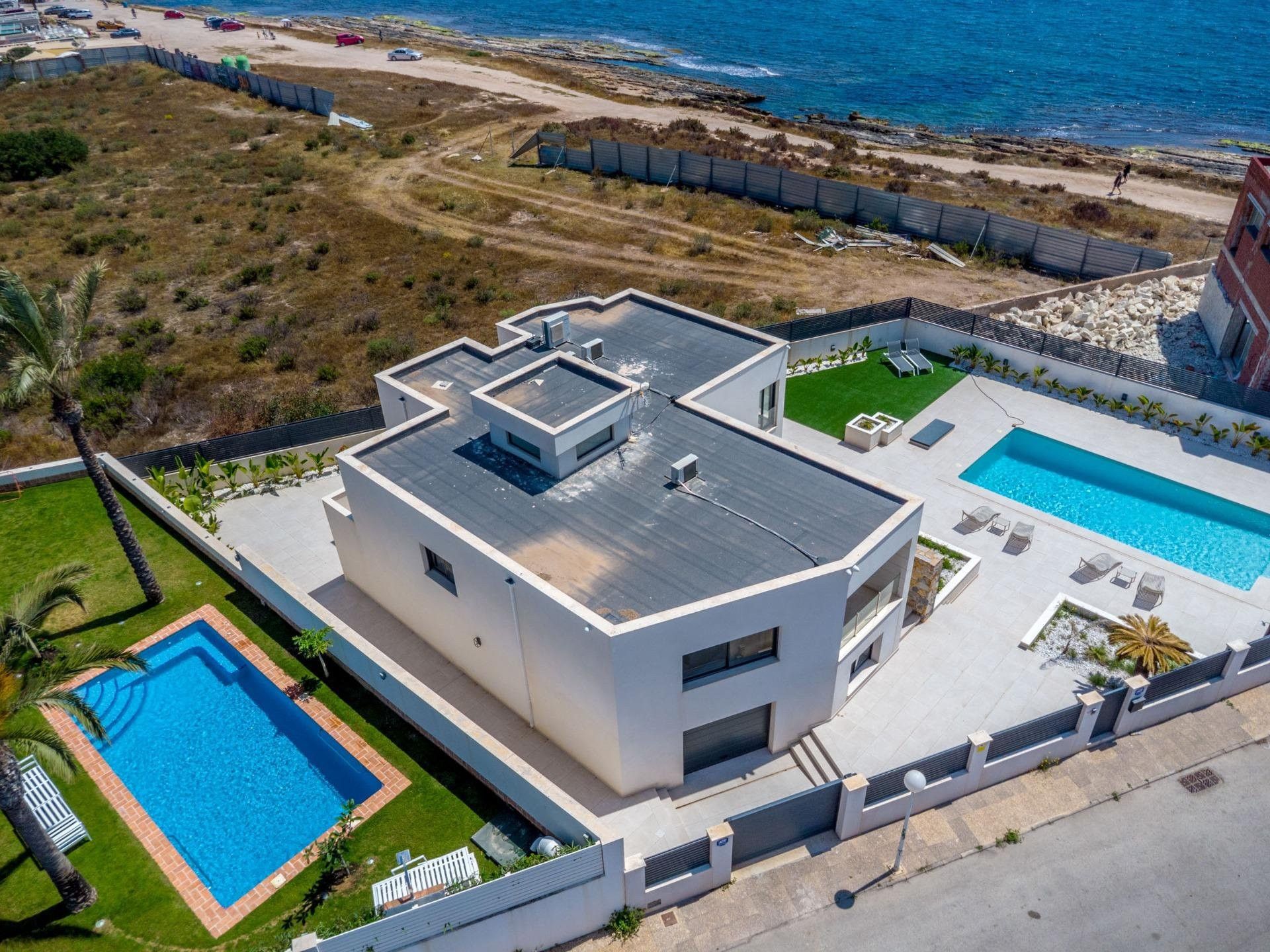 Piscina de Casa o chalet en venta en Torrevieja con Aire acondicionado, Jardín privado y Piscina