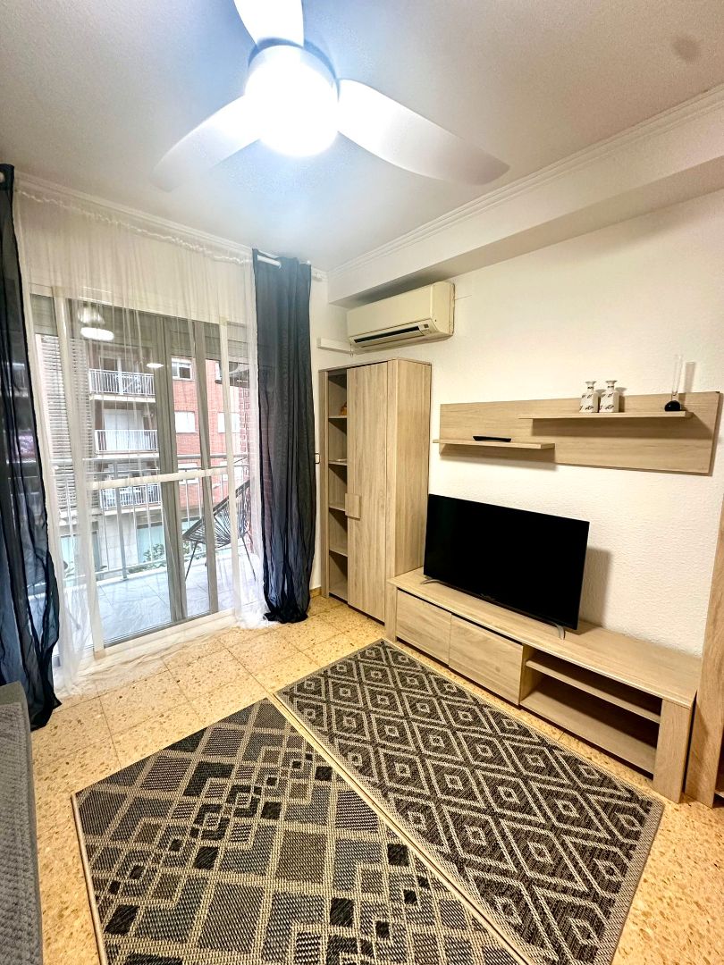 Living room of Flat for sale in  Valencia Capital  with Air Conditioner, Heating and Furnished
