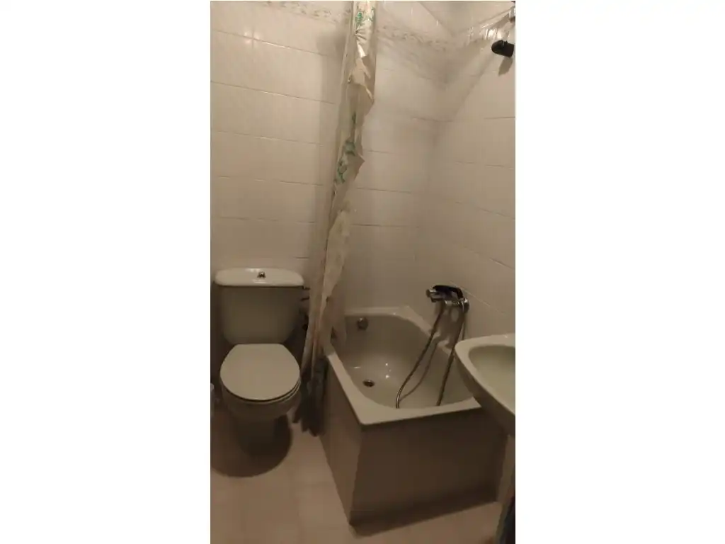 Bathroom of Flat for rent in Puertollano