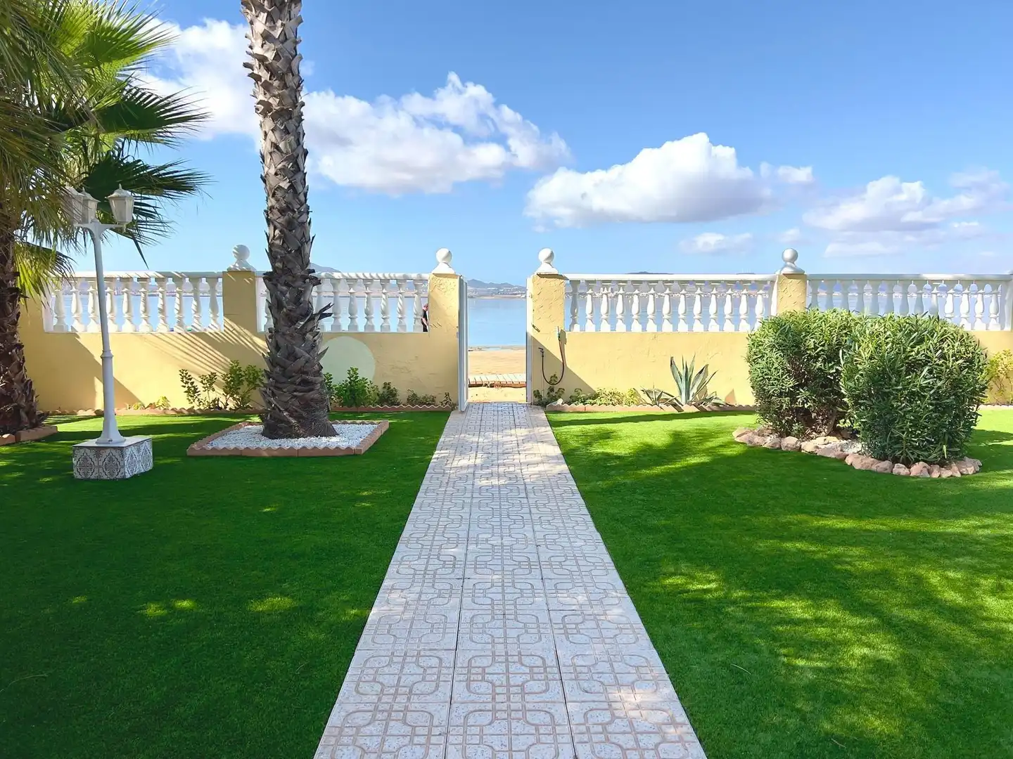 Garten von Haus oder Chalet zum Verkauf in La Manga del Mar Menor mit Klimaanlage, Heizung und Privatgarten