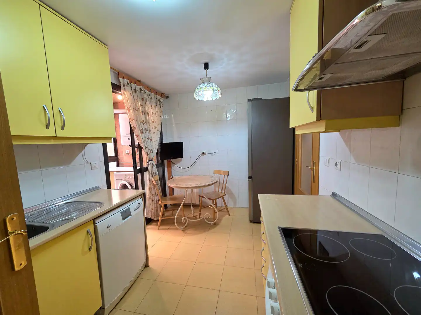Cocina de Piso en venta en Madrid con Aire acondicionado, Calefacción y Jardín privado